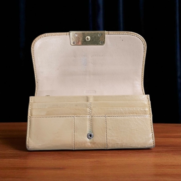 💝Coach Madison Madeline East West Satchel Bag W/Coach Wallet & Charm - Picture 13 of 15